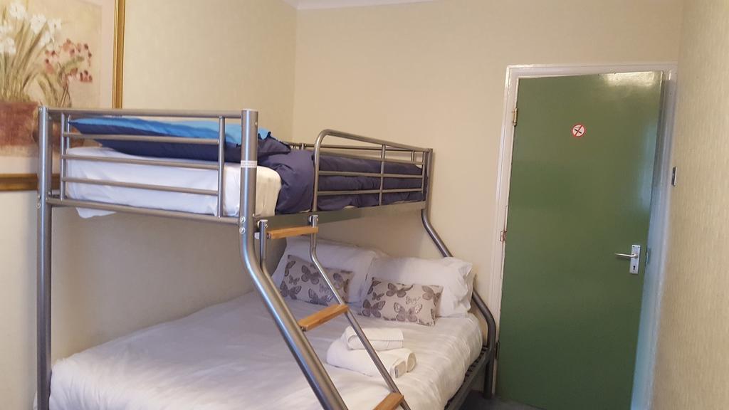 Bed & Breakfast Famille - Famille Group 3*
