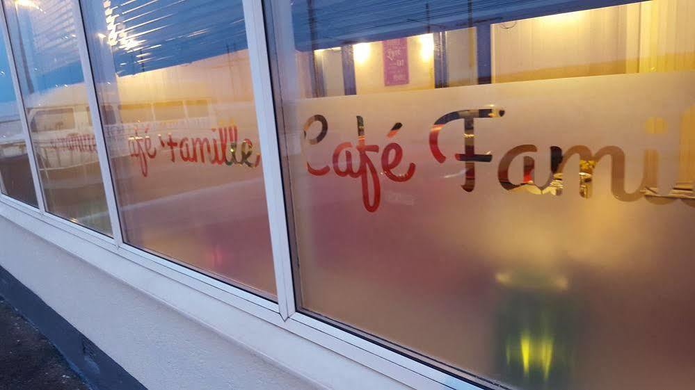 Famille - Famille Group 3*