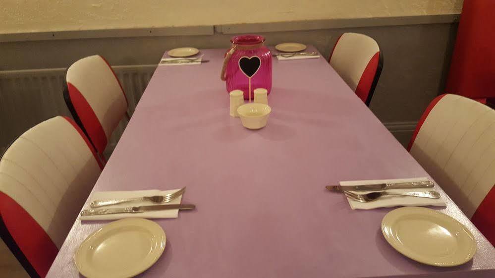Bed & Breakfast Famille - Famille Group Blackpool