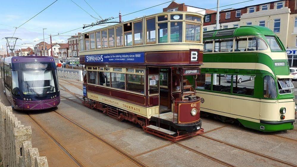 Bed & Breakfast Famille - Famille Group Blackpool
