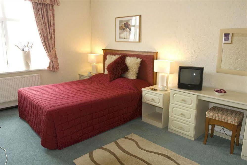 Famille - Famille Group 3* Blackpool